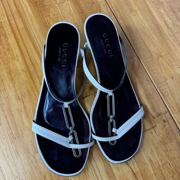 GUCCI White Leather Silver Chain Kitten Heel Open Toe Sandals Size 7.5 - Picture 2 of 7